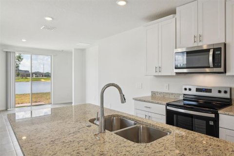 Villa ou maison à vendre à Poinciana, Floride: 3 chambres, 117.89 m2 № 1578238 - photo 13