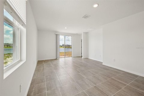 Villa ou maison à vendre à Poinciana, Floride: 3 chambres, 117.89 m2 № 1578238 - photo 4