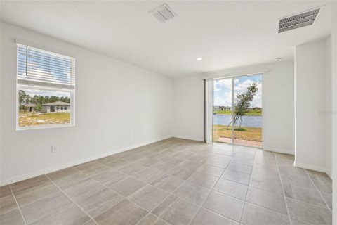 Villa ou maison à vendre à Poinciana, Floride: 3 chambres, 117.89 m2 № 1578238 - photo 5