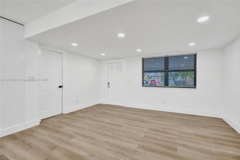 Casa en venta en Hollywood, Florida, 3 dormitorios, 107.67 m2 № 1974055 - foto 19