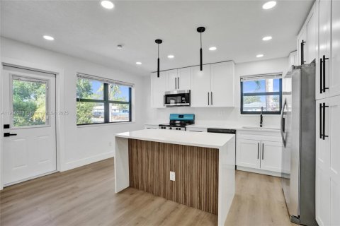 Casa en venta en Hollywood, Florida, 3 dormitorios, 107.67 m2 № 1974055 - foto 15