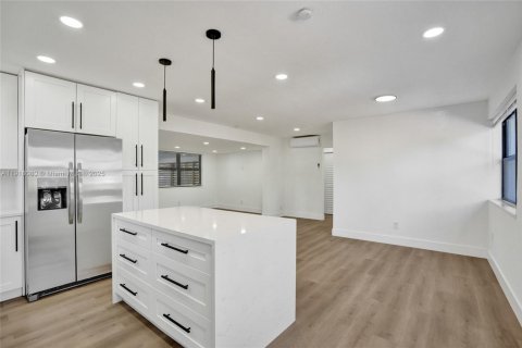 Casa en venta en Hollywood, Florida, 3 dormitorios, 107.67 m2 № 1974055 - foto 11