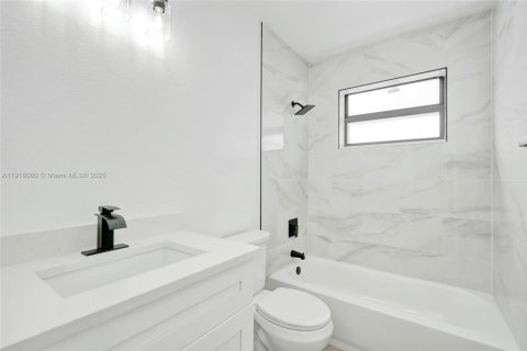 Casa en venta en Hollywood, Florida, 3 dormitorios, 107.67 m2 № 1974055 - foto 30