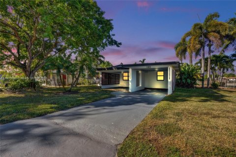 Casa en venta en Hollywood, Florida, 3 dormitorios, 107.67 m2 № 1974055 - foto 4