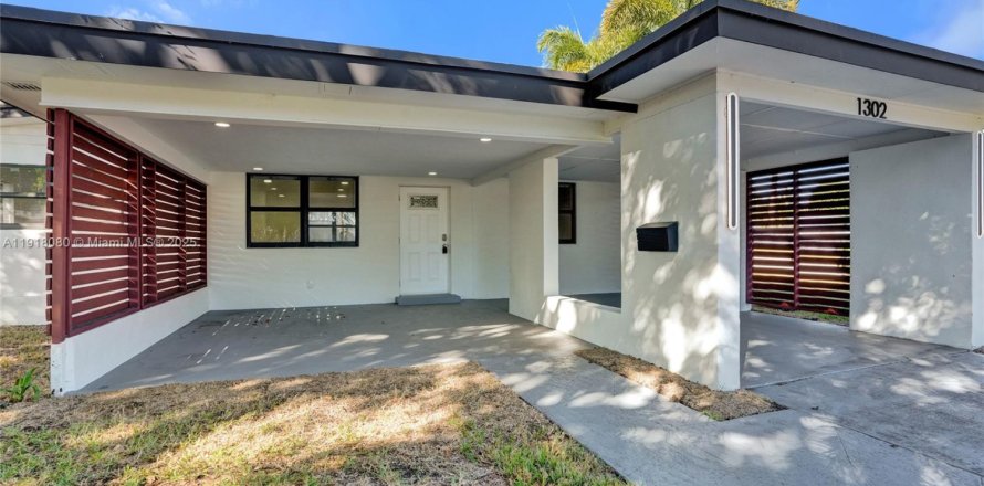 Casa en Hollywood, Florida 3 dormitorios, 107.67 m2 № 1974055