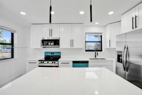 Casa en venta en Hollywood, Florida, 3 dormitorios, 107.67 m2 № 1974055 - foto 8