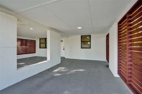 Casa en venta en Hollywood, Florida, 3 dormitorios, 107.67 m2 № 1974055 - foto 2