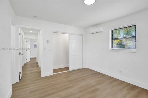 Casa en venta en Hollywood, Florida, 3 dormitorios, 107.67 m2 № 1974055 - foto 27