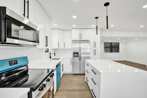 Casa en venta en Hollywood, Florida, 3 dormitorios, 107.67 m2 № 1974055 - foto 13