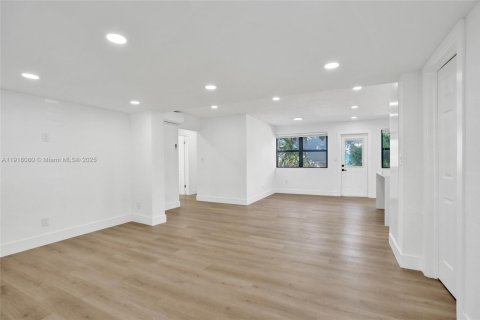 Casa en venta en Hollywood, Florida, 3 dormitorios, 107.67 m2 № 1974055 - foto 21