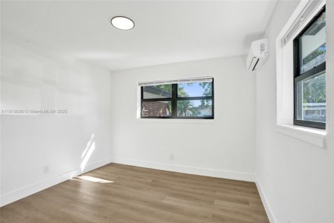 Casa en venta en Hollywood, Florida, 3 dormitorios, 107.67 m2 № 1974055 - foto 23