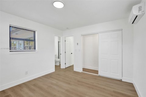 Casa en venta en Hollywood, Florida, 3 dormitorios, 107.67 m2 № 1974055 - foto 26