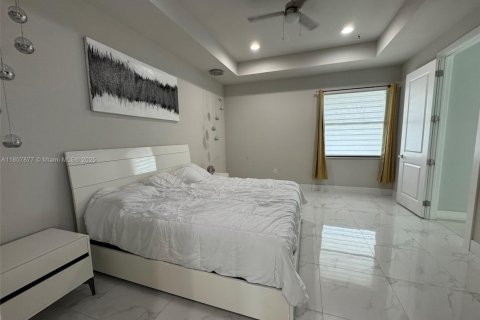 House in Cape Coral, Florida 3 bedrooms № 1756923 - photo 20