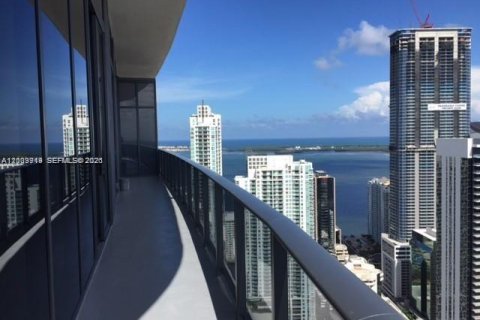 Condominio en alquiler en Miami, Florida, 4 dormitorios, 215.9 m2 № 2073030 - foto 3