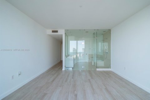 Condominio en alquiler en Miami, Florida, 4 dormitorios, 215.9 m2 № 2073030 - foto 28