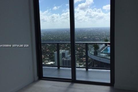 Condominio en alquiler en Miami, Florida, 4 dormitorios, 215.9 m2 № 2073030 - foto 10