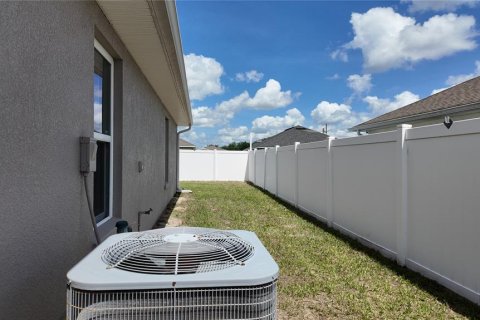 House in Poinciana, Florida 3 bedrooms, 125.23 sq.m. № 2104438 - photo 22