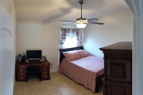 House in Poinciana, Florida 3 bedrooms, 125.23 sq.m. № 2104438 - photo 14