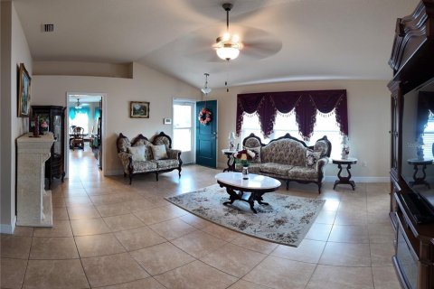 House in Poinciana, Florida 3 bedrooms, 125.23 sq.m. № 2104438 - photo 5