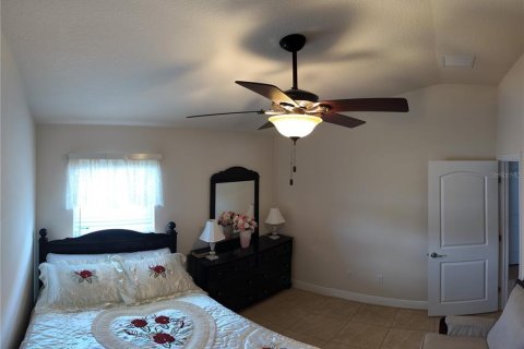 House in Poinciana, Florida 3 bedrooms, 125.23 sq.m. № 2104438 - photo 15
