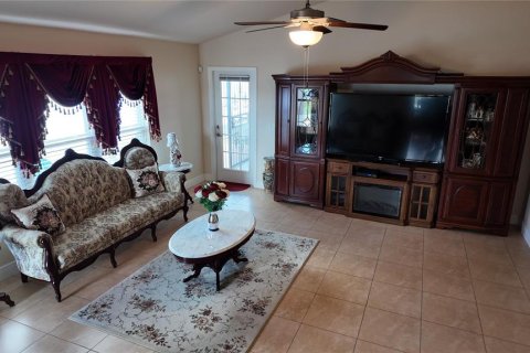 House in Poinciana, Florida 3 bedrooms, 125.23 sq.m. № 2104438 - photo 17