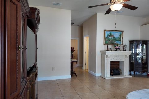 House in Poinciana, Florida 3 bedrooms, 125.23 sq.m. № 2104438 - photo 18
