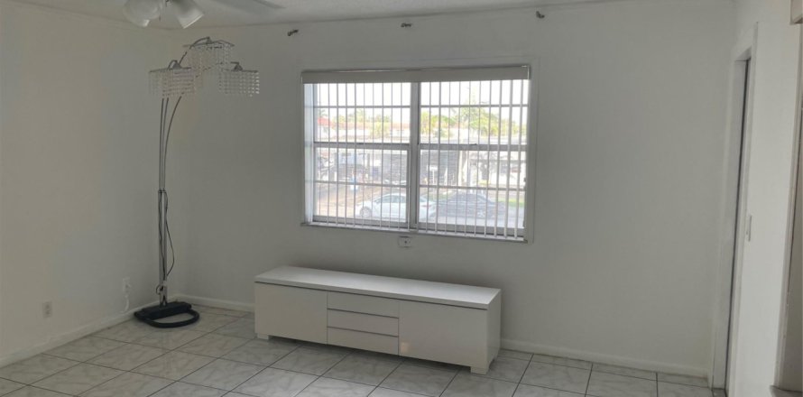 Condominio en Dania Beach, Florida, 1 dormitorio № 1073517