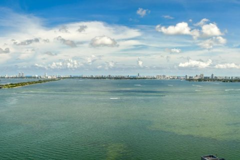 Condo in Miami, Florida, 2 bedrooms  № 1937215