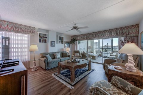 Condo in South Pasadena, Florida, 2 bedrooms  № 1655809 - photo 15