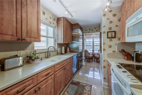Condo in South Pasadena, Florida, 2 bedrooms  № 1655809 - photo 9