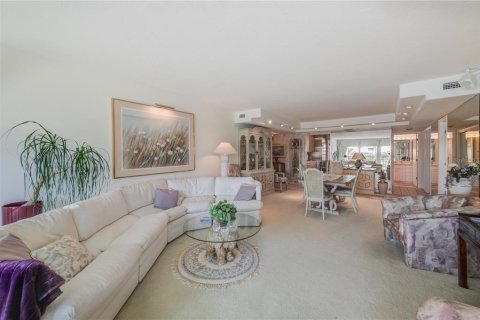 Condo in South Pasadena, Florida, 2 bedrooms  № 1655809 - photo 8