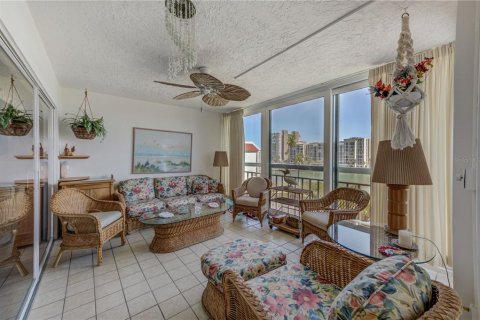 Condo in South Pasadena, Florida, 2 bedrooms  № 1655809 - photo 17