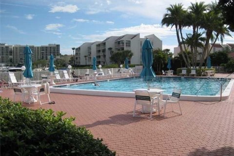 Condo in South Pasadena, Florida, 2 bedrooms  № 1655809 - photo 21