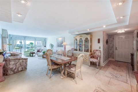Condo in South Pasadena, Florida, 2 bedrooms  № 1655809 - photo 7