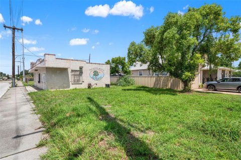 Propiedad comercial en venta en Tampa, Florida, 124.86 m2 № 2398301 - foto 6