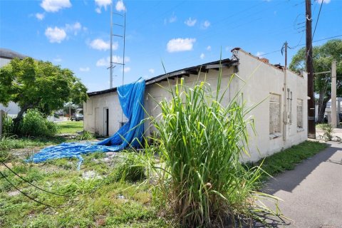 Propiedad comercial en venta en Tampa, Florida, 124.86 m2 № 2398301 - foto 9