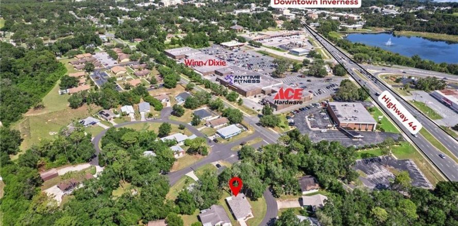 House in Inverness, Florida 2 bedrooms, 104.42 sq.m. № 1798446