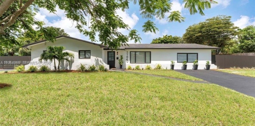 Casa en Miami, Florida 5 dormitorios, 223.24 m2 № 2047679