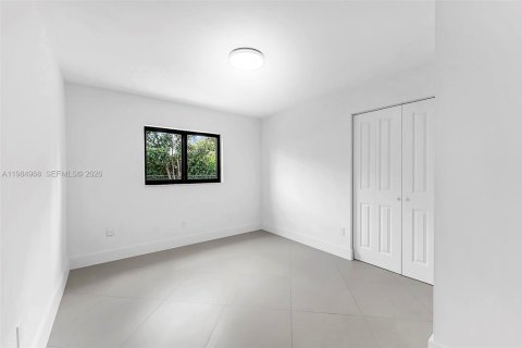 Casa en alquiler en Miami, Florida, 5 dormitorios, 223.24 m2 № 2047679 - foto 26