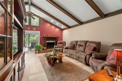 House in Tampa, Florida 4 bedrooms, 220.83 sq.m. № 1824529 - photo 9