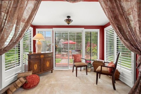 House in Tampa, Florida 4 bedrooms, 220.83 sq.m. № 1824529 - photo 17