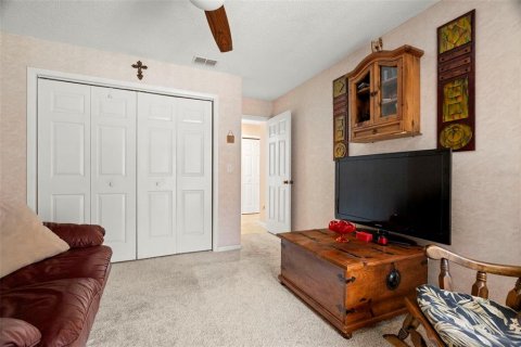 House in Tampa, Florida 4 bedrooms, 220.83 sq.m. № 1824529 - photo 24