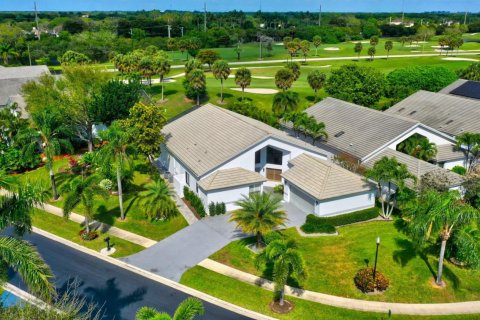 Villa ou maison à vendre à Boynton Beach, Floride: 2 chambres, 246.19 m2 № 1065800 - photo 1