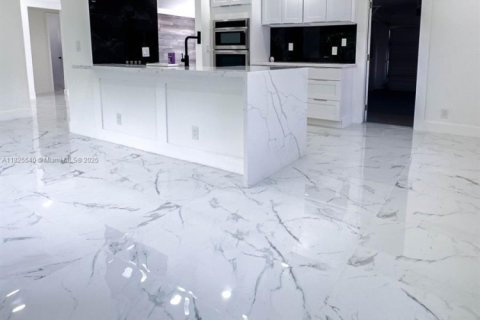 House in Boynton Beach, Florida 2 bedrooms, 132.66 sq.m. № 1934682 - photo 5