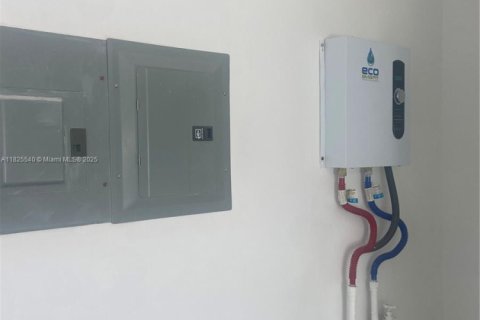 House in Boynton Beach, Florida 2 bedrooms, 132.66 sq.m. № 1934682 - photo 25