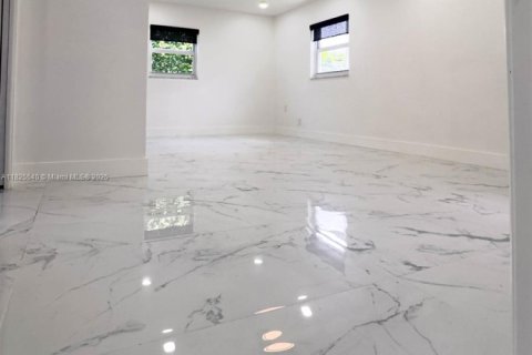 House in Boynton Beach, Florida 2 bedrooms, 132.66 sq.m. № 1934682 - photo 10