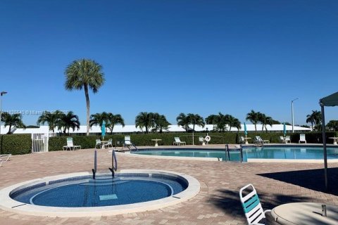 House in Boynton Beach, Florida 2 bedrooms, 132.66 sq.m. № 1934682 - photo 30