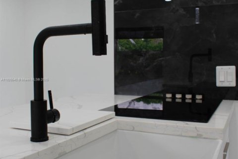 House in Boynton Beach, Florida 2 bedrooms, 132.66 sq.m. № 1934682 - photo 7