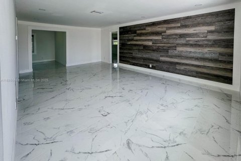 House in Boynton Beach, Florida 2 bedrooms, 132.66 sq.m. № 1934682 - photo 15