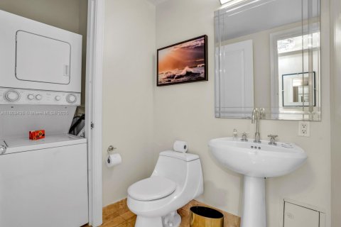 Купить кондоминиум в Майами, Флорида 2 спальни, 162.3м2, № 2054408 - фото 22